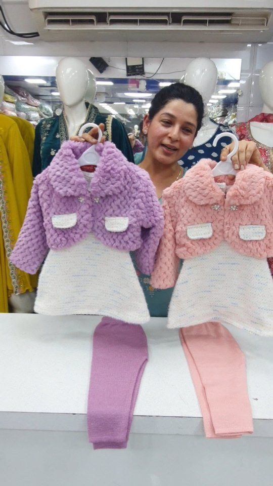 One pic dress with woolen legging.