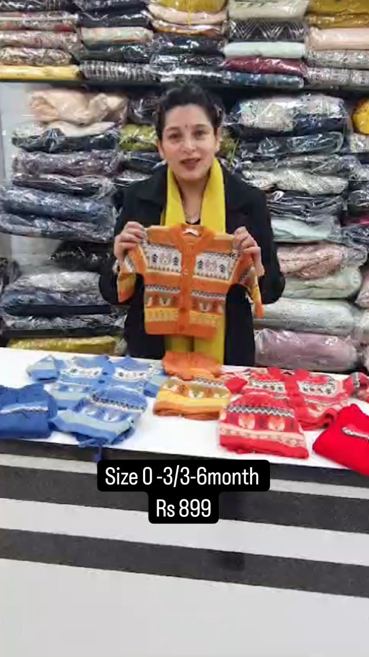 Sweater set for new born babies.